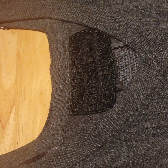 Woman's Guess Long Sleeve Shirt - Picture 3 of 6